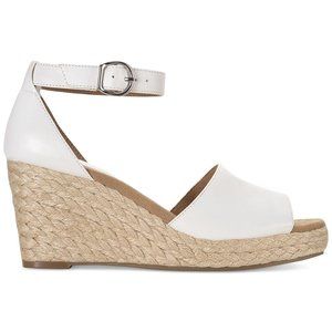 Seleeney Wedge Sandals size 7M in white / Style & Co.